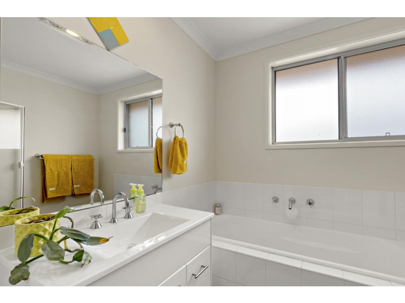 86 Hollows Circuit, Macgregor ACT 2615