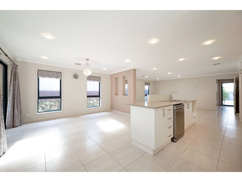 7 Dunk Street, Casey ACT 2913