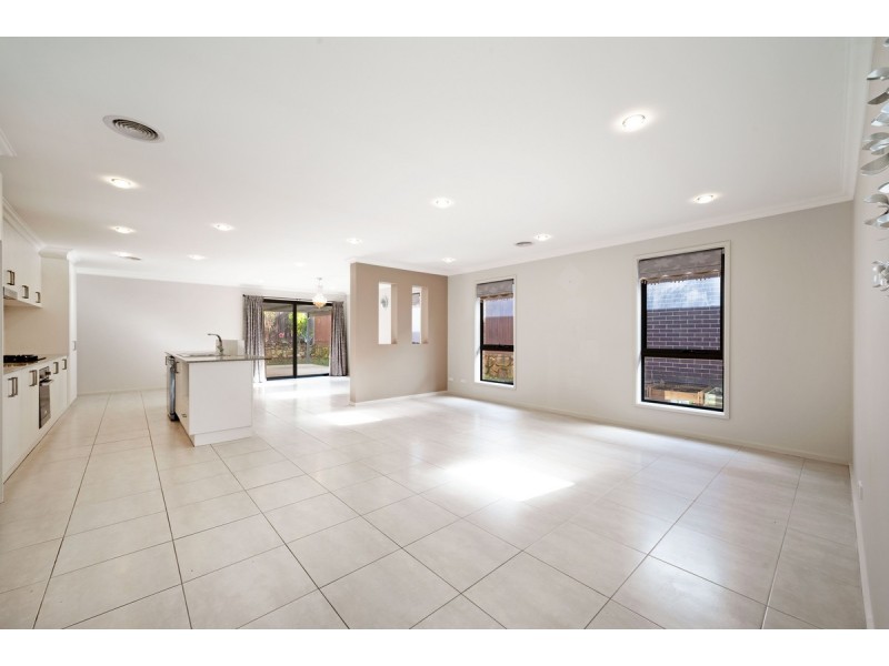 7 Dunk Street, Casey ACT 2913