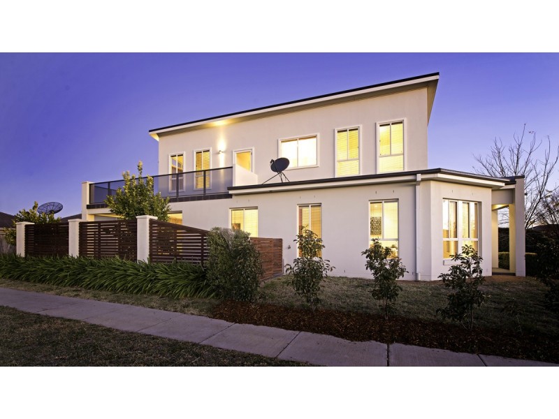 73 Patrick White Circuit, Franklin ACT 2913