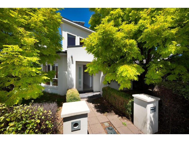 73 Patrick White Circuit, Franklin ACT 2913