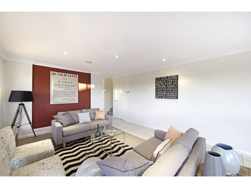73 Patrick White Circuit, Franklin ACT 2913