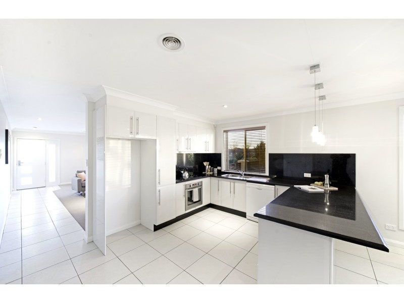 73 Patrick White Circuit, Franklin ACT 2913