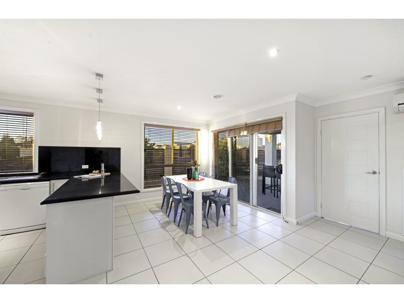 73 Patrick White Circuit, Franklin ACT 2913