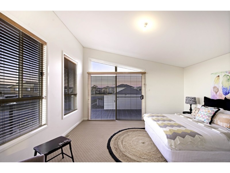 73 Patrick White Circuit, Franklin ACT 2913