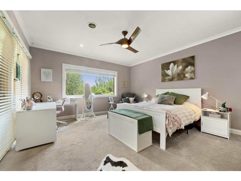 24 Noble Close, Ngunnawal ACT 2913