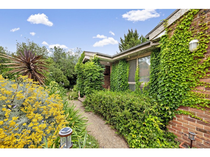 24 Noble Close, Ngunnawal ACT 2913