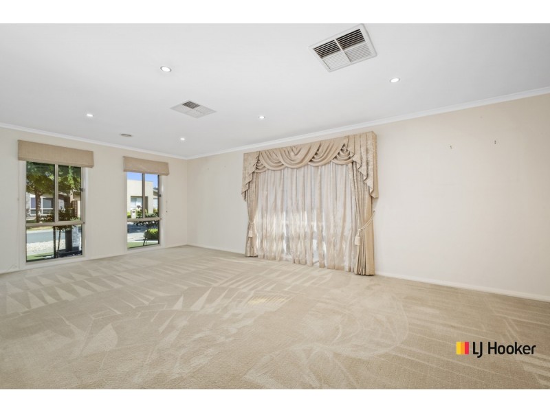 14 Basham Street, Franklin ACT 2913