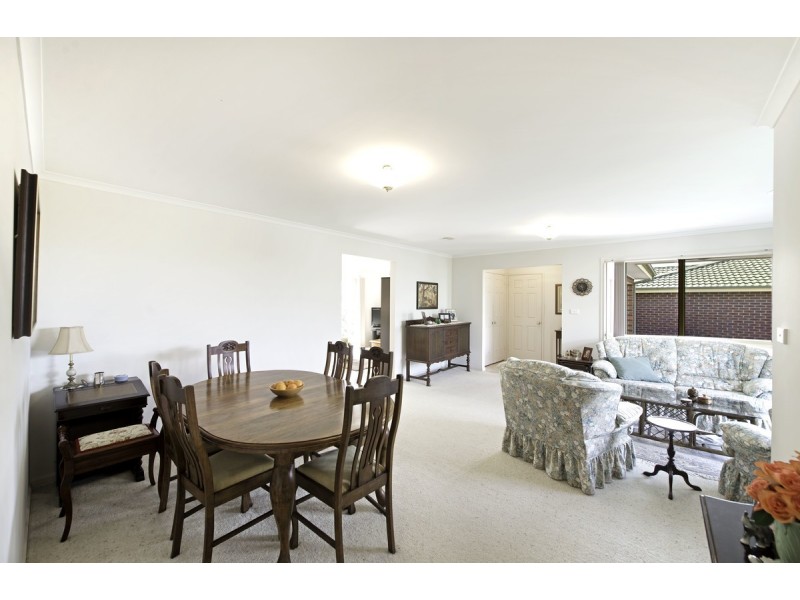 2/15 Barrington Crescent, Amaroo ACT 2914