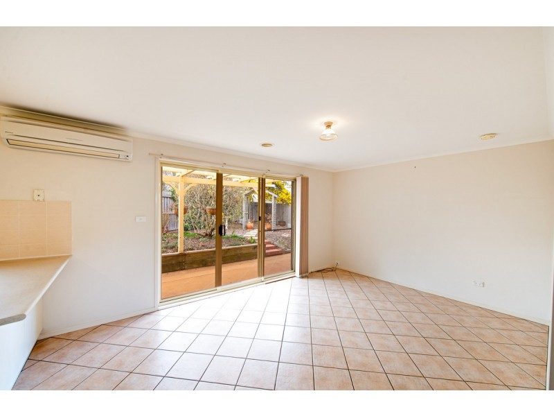 2/15 Barrington Crescent, Amaroo ACT 2914