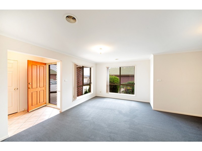 2/15 Barrington Crescent, Amaroo ACT 2914