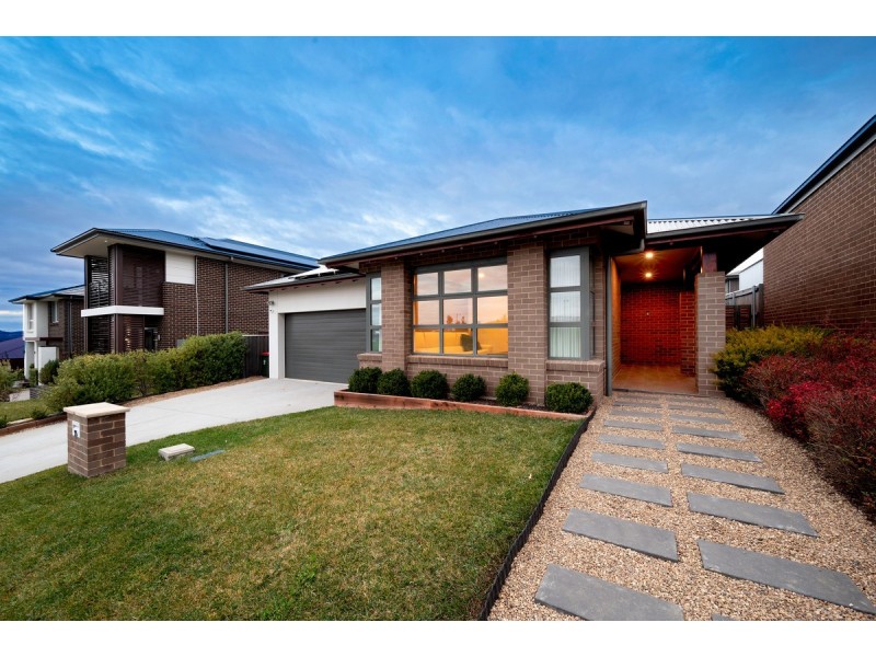 35 Hyslop Crescent, Casey ACT 2913