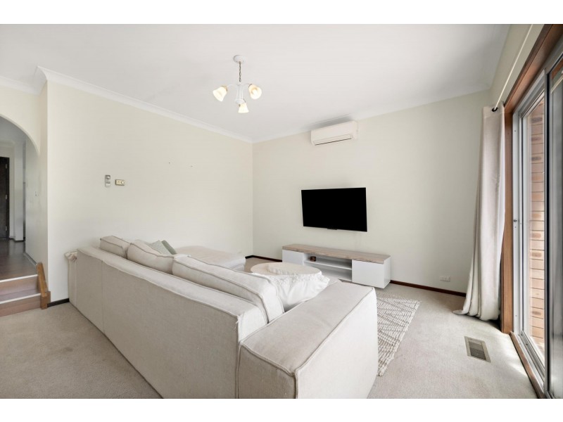 4 Inglis Place, Latham ACT 2615