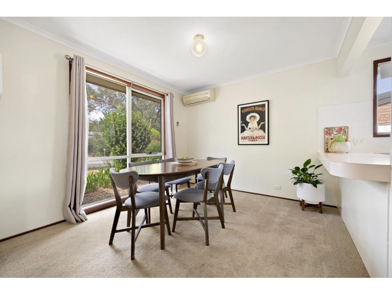 4 Inglis Place, Latham ACT 2615