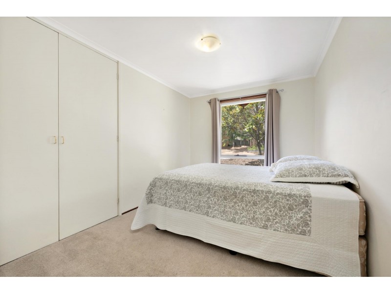 4 Inglis Place, Latham ACT 2615