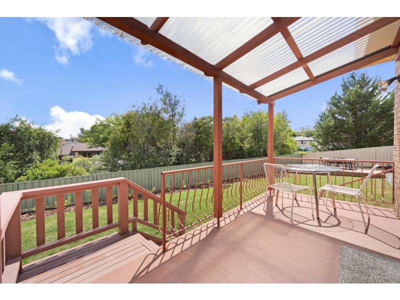 4 Inglis Place, Latham ACT 2615