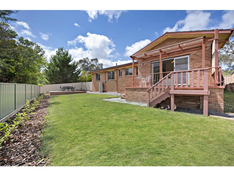 4 Inglis Place, Latham ACT 2615