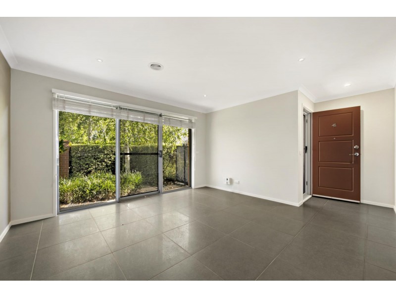 4/10 Charles Perkins Circuit, Bonner ACT 2914