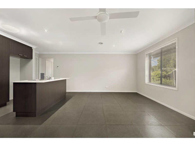 4/10 Charles Perkins Circuit, Bonner ACT 2914