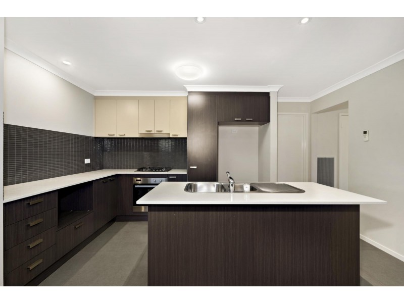 4/10 Charles Perkins Circuit, Bonner ACT 2914