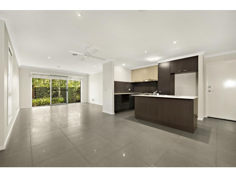 4/10 Charles Perkins Circuit, Bonner ACT 2914