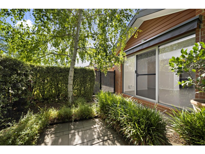 4/10 Charles Perkins Circuit, Bonner ACT 2914