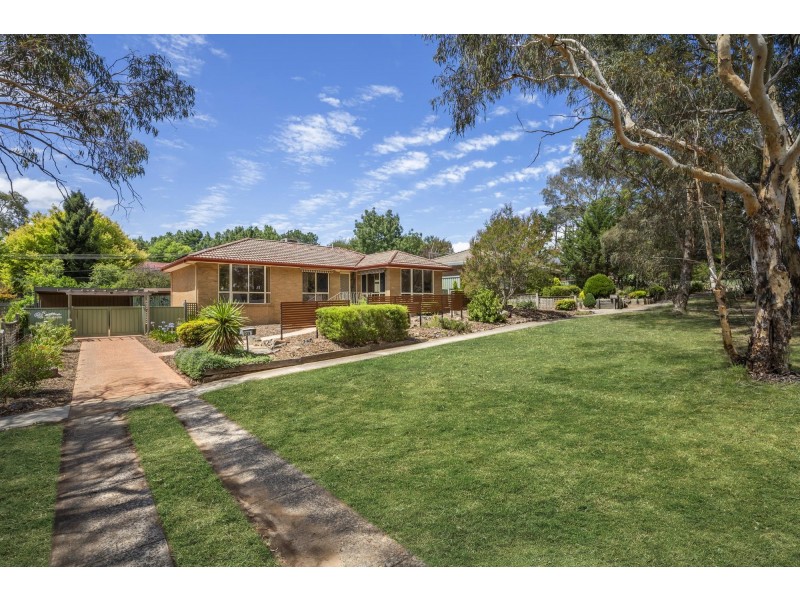238 Southern Cross Drive, Latham ACT 2615