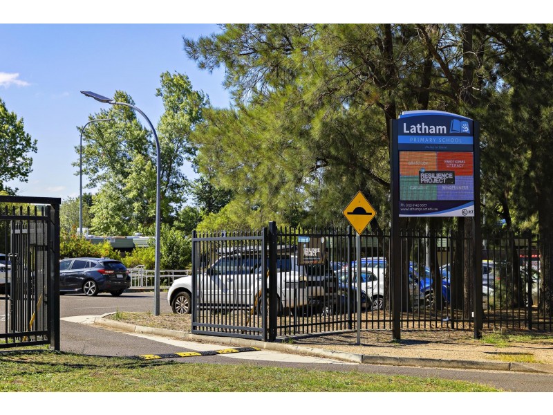12 Stumm Place, Latham ACT 2615