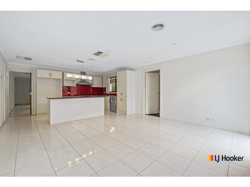 4 Flagstone Street, Harrison ACT 2914
