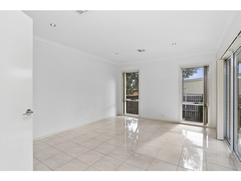 5 Santospirito Street, Forde ACT 2914