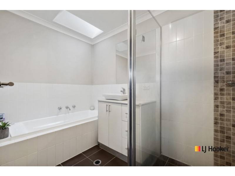 6 Ebor Lane, Harrison ACT 2914