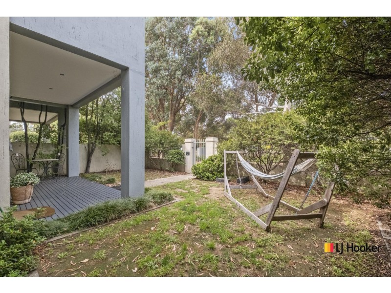 6 Ebor Lane, Harrison ACT 2914