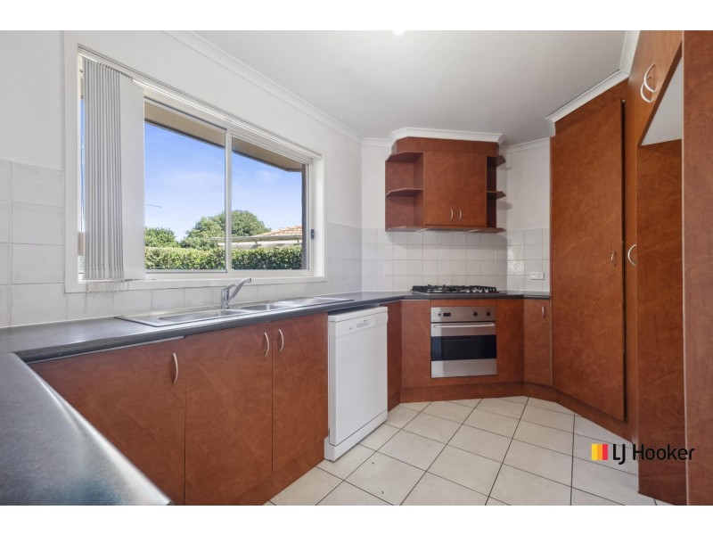 8 Candlebark Close, Nicholls ACT 2913