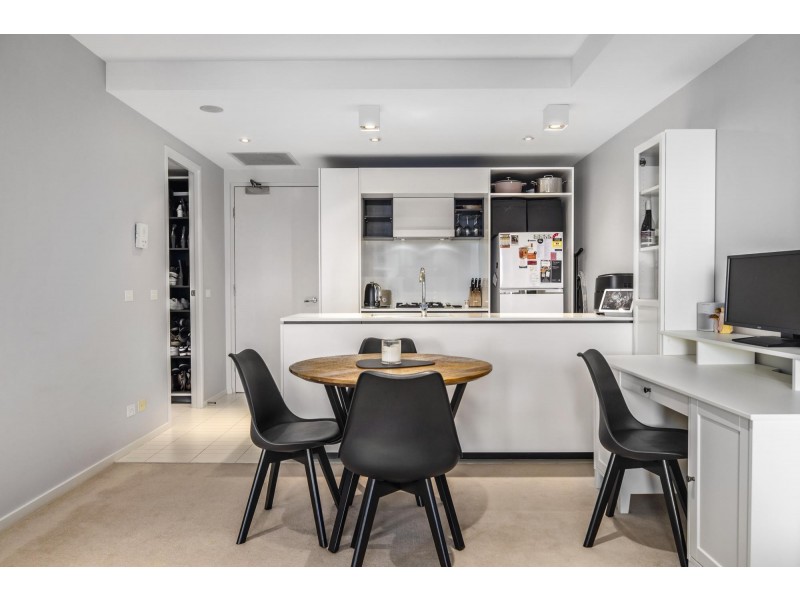 15/33 Eastlake Parade, Kingston ACT 2604