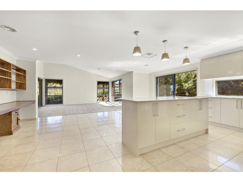 21 Lucy Beeton Crescent, Bonner ACT 2914