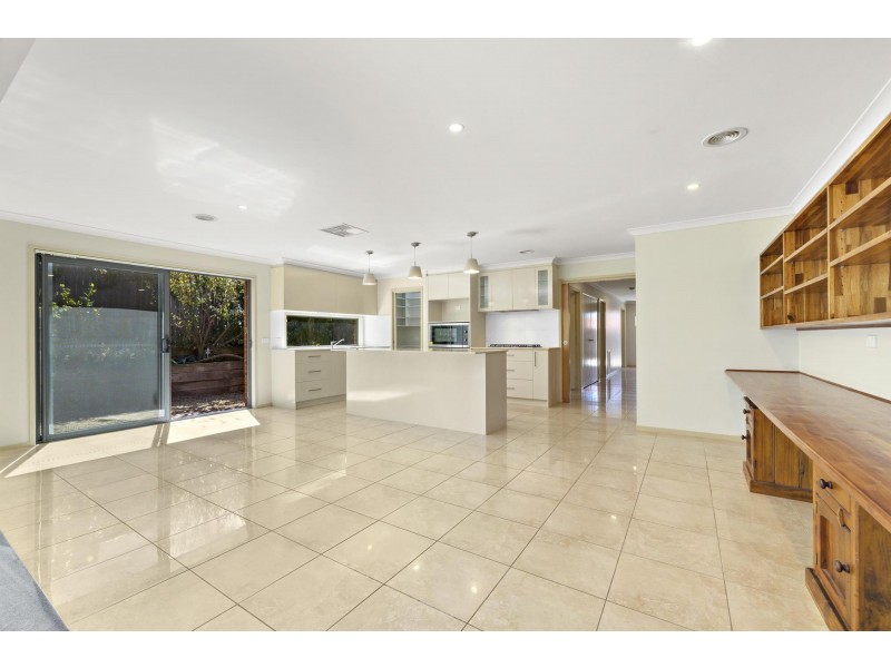 21 Lucy Beeton Crescent, Bonner ACT 2914