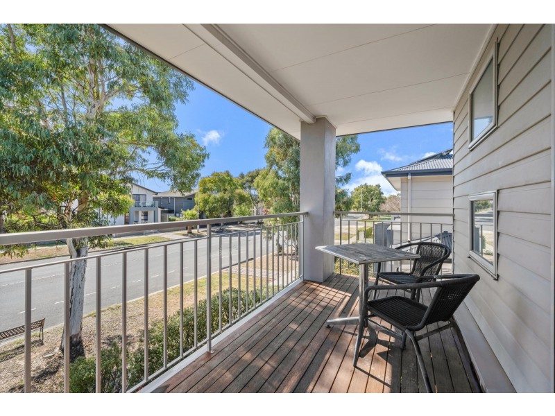30 Oodgeroo Avenue, Franklin ACT 2913