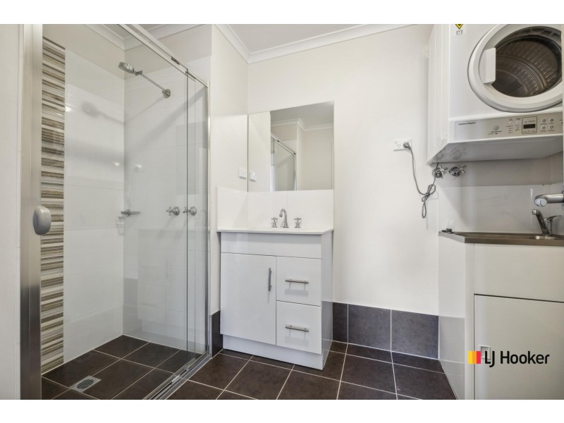 64/75 Elizabeth Jolley Crescent, Franklin ACT 2913