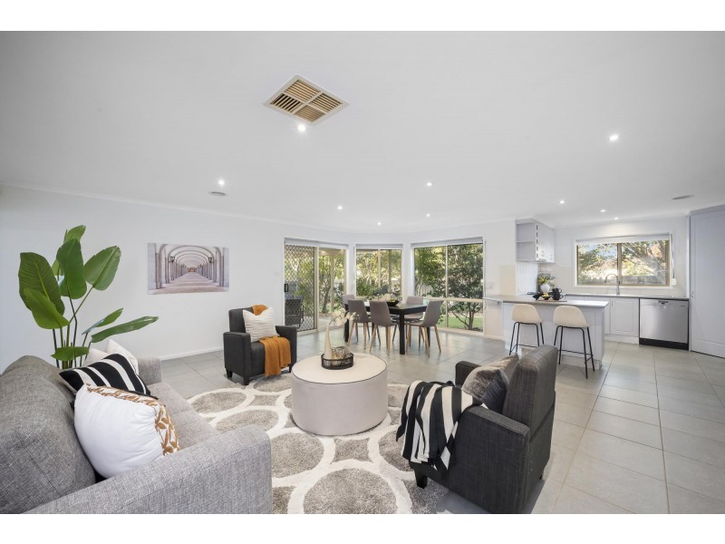 2 Buncle Place, Dunlop ACT 2615