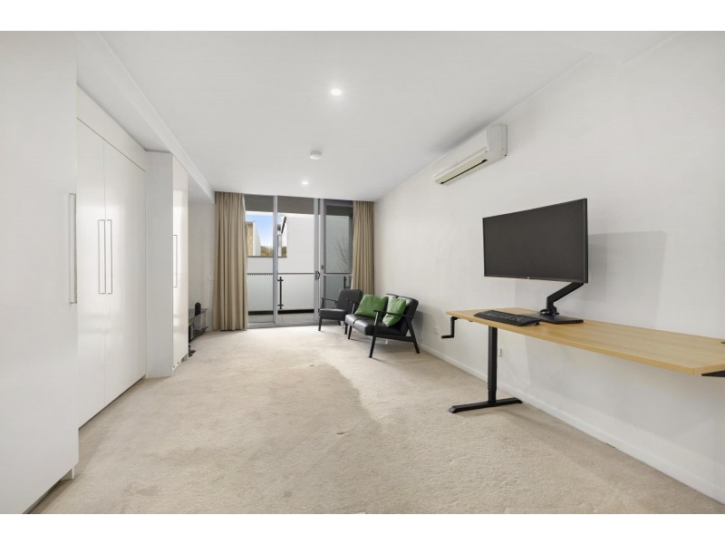 110/50 Eastlake Parade, Kingston ACT 2604