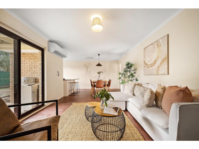 2 Hugh Mckay Crescent, Dunlop ACT 2615