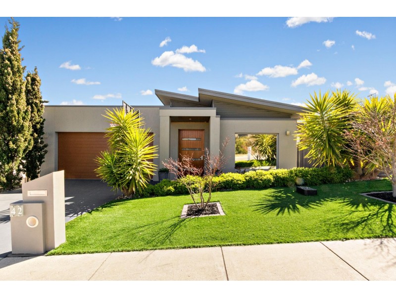 42 Clancy Mckenna Crescent, Bonner ACT 2914