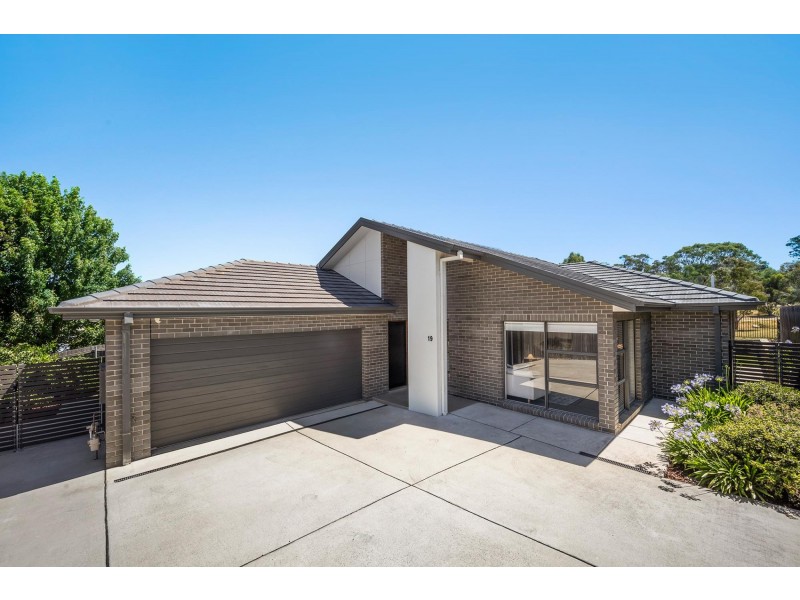 19 Lucy Beeton Crescent, Bonner ACT 2914