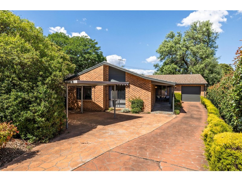 9 Meymott Place, Latham ACT 2615