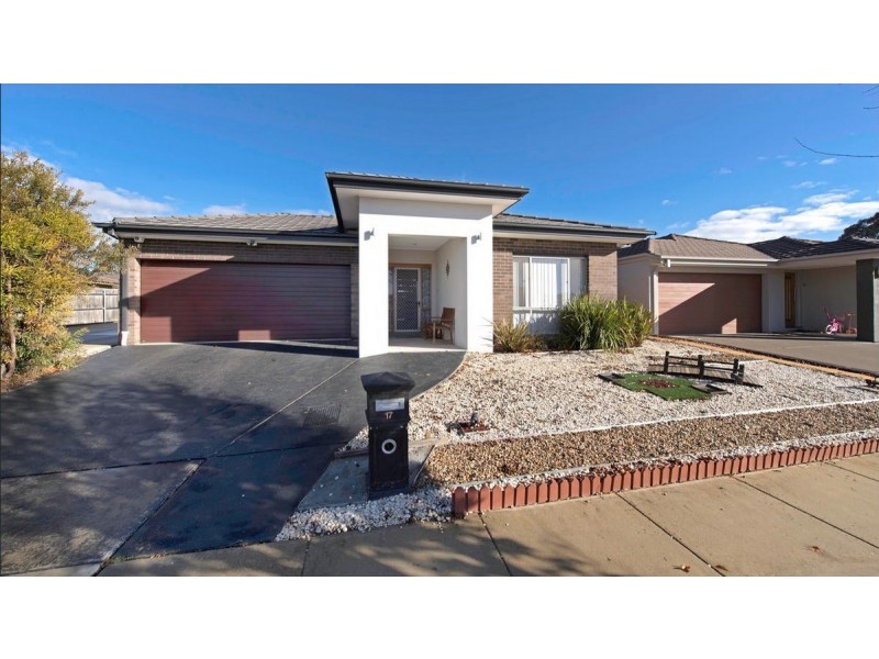 17 Hesba Brinsmead Street, Franklin ACT 2913