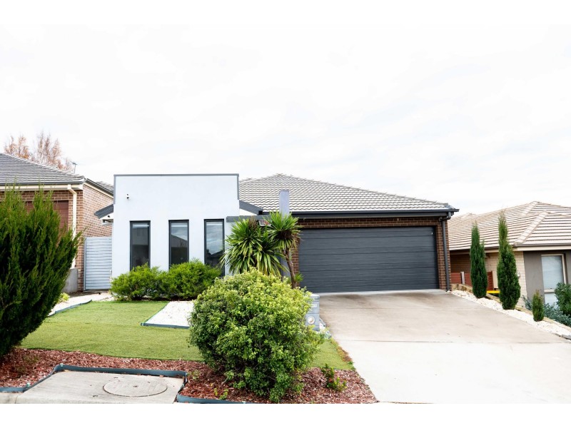 14 Edna Thompson Crescent, Casey ACT 2913