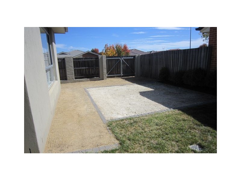 25 Hanrahan Crescent, Dunlop ACT 2615