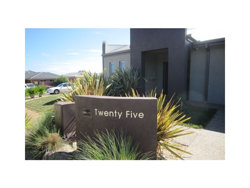 25 Hanrahan Crescent, Dunlop ACT 2615