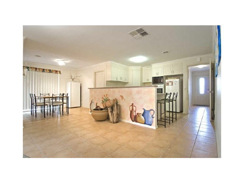 19 May Mills Close, Nicholls ACT 2913