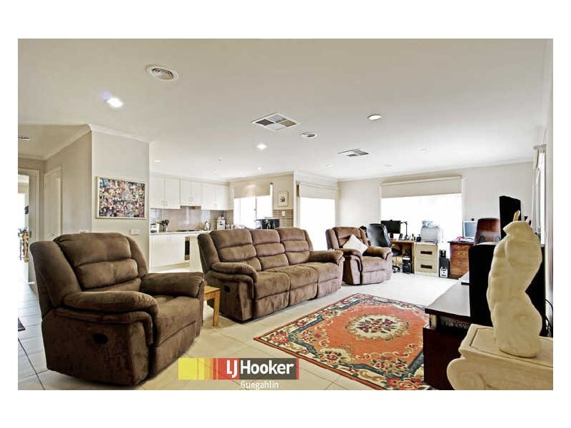 32 Beveridge Crescent, Forde ACT 2914